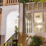 Hotel Anjou 3*