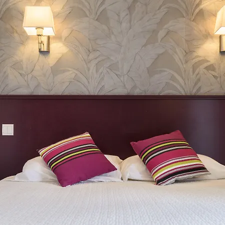 Alfred Les Halles 3* Биарриц