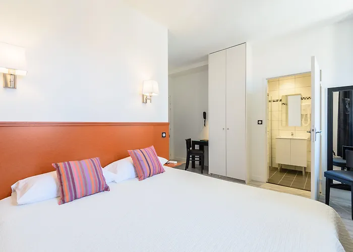 Alfred Les Halles بياريتز