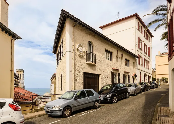 Alfred Les Halles 3* بياريتز