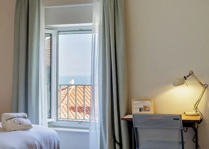 Alfred Les Halles 3* بياريتز