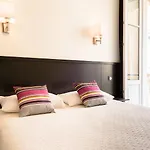 Alfred Les Halles Отель Биарриц