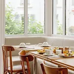 Alfred Les Halles 3* Биарриц