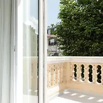 Alfred Les Halles 3* Биарриц